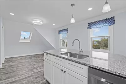 17 Selkirk Rd Road #3, Cranston, RI 02905 - Photo 4