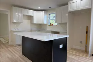 352 Willard Ave, Providence, RI 02905 - Photo 4