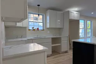 352 Willard Ave, Providence, RI 02905 - Photo 2