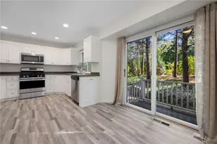 203 Dean Ridge Ct, Cranston, RI 02920 - Photo 16