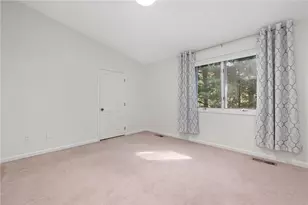 203 Dean Ridge Ct, Cranston, RI 02920 - Photo 26