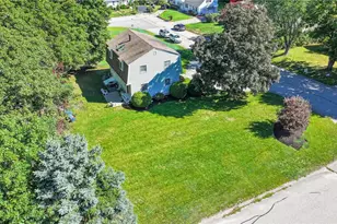 14 Sutton St, Smithfield, RI 02828 - Photo 6