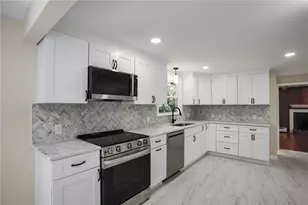23 Wildrose Ct, Warwick, RI 02888 - Photo 4