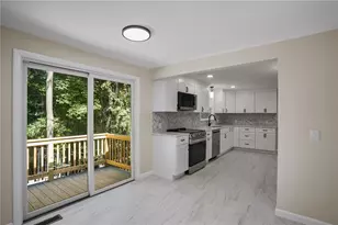 23 Wildrose Ct, Warwick, RI 02888 - Photo 8