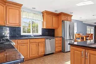 55 Frances Dr, Cranston, RI 02920 - Photo 20