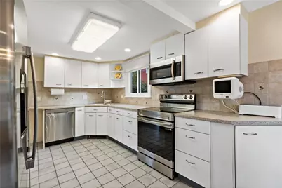 77 Cliff Drive, Bristol, RI 02809 - Photo 16