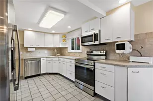 77 Cliff Dr, Bristol, RI 02809 - Photo 16