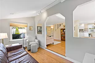 77 Cliff Dr, Bristol, RI 02809 - Photo 10