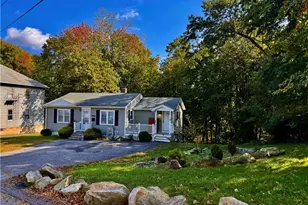 40 Riverdale Ave, West Warwick, RI 02893 - Photo 2