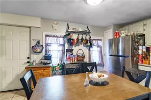17 E Greenwich Ave, West Warwick, RI 02893 - Photo 4