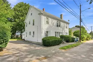 41 Mt Hope Ave, Bristol, RI 02809 - Photo 2