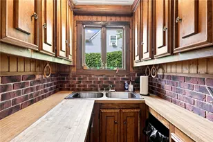 41 Mt Hope Ave, Bristol, RI 02809 - Photo 8