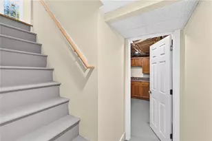 291 Groveland Ave, Warwick, RI 02886 - Photo 32
