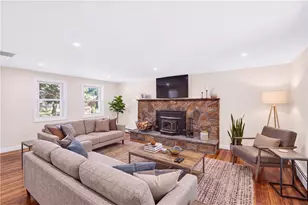 291 Groveland Ave, Warwick, RI 02886 - Photo 10