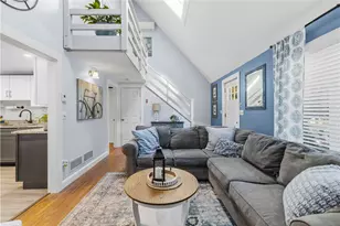 22 King Phillip St, Portsmouth, RI 02871 - Photo 8