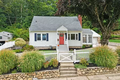 60 Narragansett Avenue, Westerly, RI 02891 - Photo 2