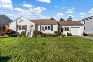 8 Wheeler Ave, Bristol, RI 02809 - Photo 1