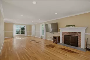 69 Carriage Dr, Portsmouth, RI 02871 - Photo 16