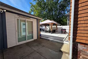 38 Wildwood Ave, Providence, RI 02907 - Photo 4
