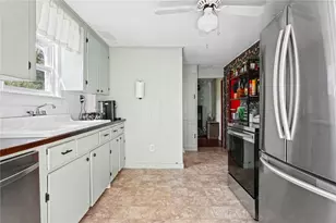 12 Freemont St, West Warwick, RI 02893 - Photo 6