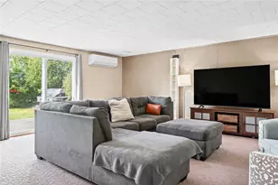 12 Freemont St, West Warwick, RI 02893 - Photo 14