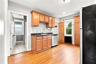 884 River Ave, Providence, RI 02908 - Photo 2