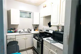 9 Steuben St, Providence, RI 02909 - Photo 12