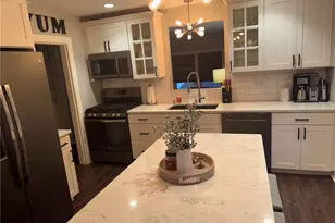 55 Knollwood Ave, Cranston, RI 02910 - Photo 6