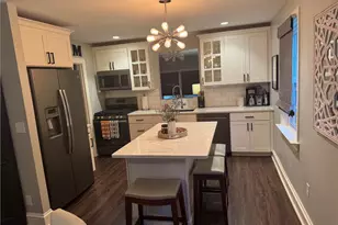 55 Knollwood Ave, Cranston, RI 02910 - Photo 4