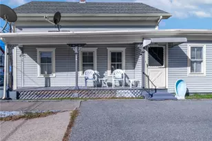 39 Bagley St, Central Falls, RI 02863 - Photo 4