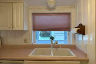 117 Namquid Dr, Warwick, RI 02888 - Photo 6
