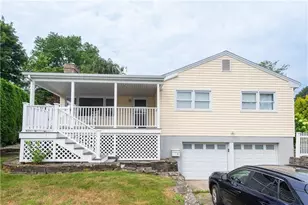 5 Sherri Ln, Middletown, RI 02842 - Photo 1