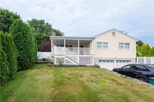 5 Sherri Ln, Middletown, RI 02842 - Photo 2