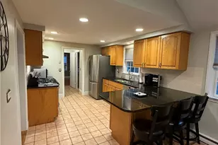 136 Lawnacre Dr, Cranston, RI 02920 - Photo 6