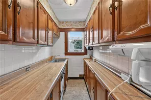 113 Radcliffe Ave, Providence, RI 02908 - Photo 22