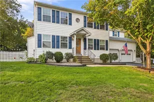 18 Pineridge Dr, Smithfield, RI 02917 - Photo 1