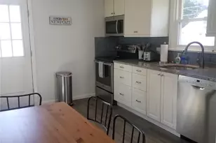 97 Center Ave, Middletown, RI 02842 - Photo 4
