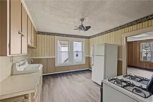 84 Avenue C, Woonsocket, RI 02895 - Photo 16