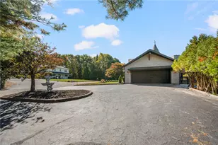233 Annette Ave, Woonsocket, RI 02895 - Photo 4