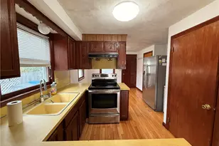 123 Pleasant St, Cranston, RI 02910 - Photo 24