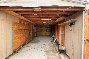 123 Pleasant St, Cranston, RI 02910 - Photo 38