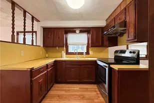 123 Pleasant St, Cranston, RI 02910 - Photo 22