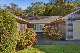 32 Belmont Dr, Portsmouth, RI 02871 - Photo 2