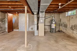 111 Wellspring Dr, Cranston, RI 02920 - Photo 24
