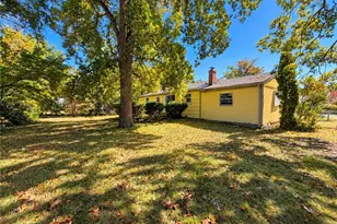 111 Wellspring Dr, Cranston, RI 02920 - Photo 32