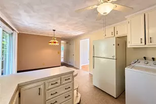 111 Wellspring Dr, Cranston, RI 02920 - Photo 18