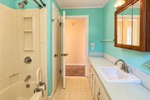 111 Wellspring Dr, Cranston, RI 02920 - Photo 14
