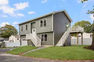 8 N Shore St, Warwick, RI 02889 - Photo 2