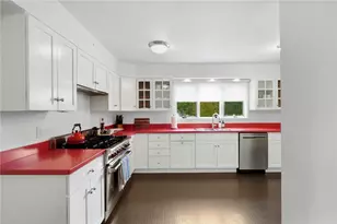 4 Alpond Dr, Newport, RI 02840 - Photo 22