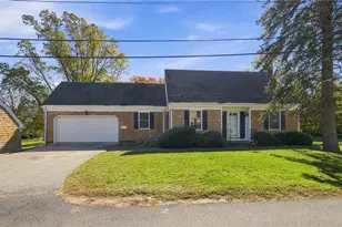 32 Bliss Mine Rd, Middletown, RI 02842 - Photo 1